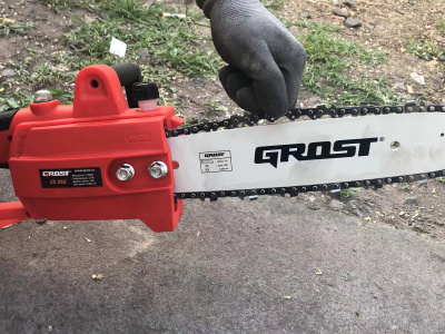 Аккумуляторная электромоторная пила GROST CS 35 E